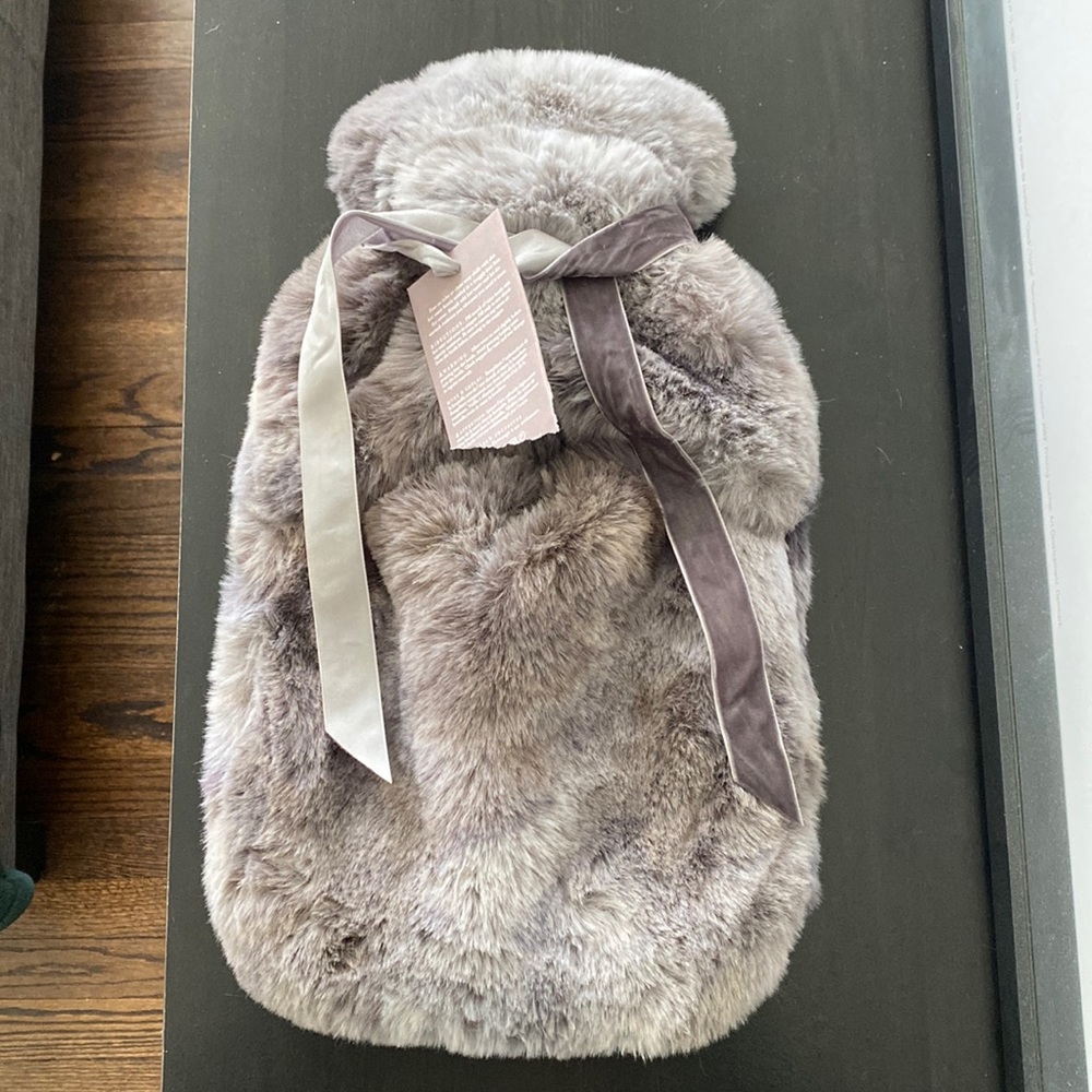 Hot water bottle with faux fur cover & matching sleep mask